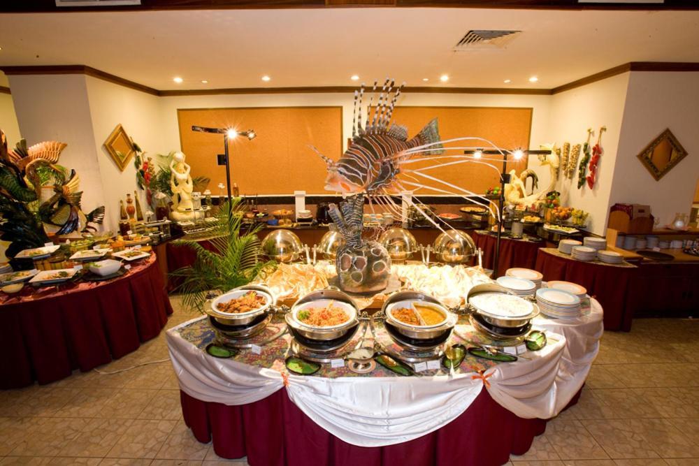 מאלה Hulhule Island Hotel מראה חיצוני תמונה