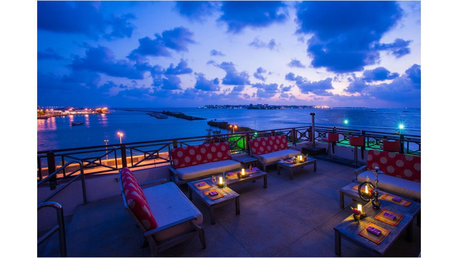מאלה Hulhule Island Hotel מראה חיצוני תמונה