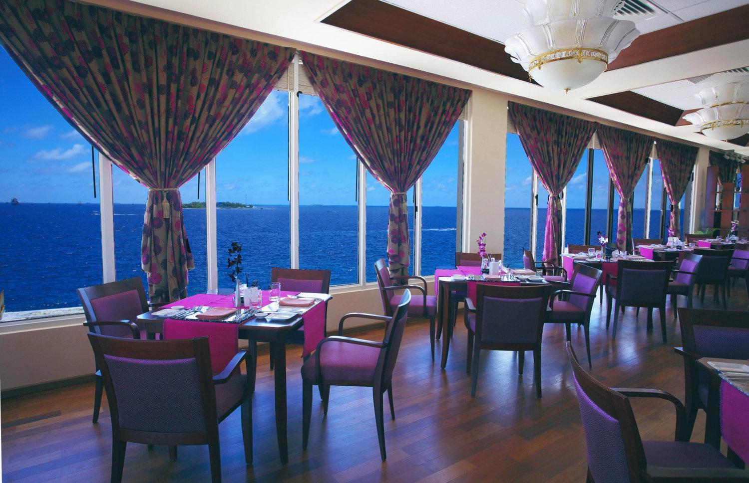 מאלה Hulhule Island Hotel מראה חיצוני תמונה