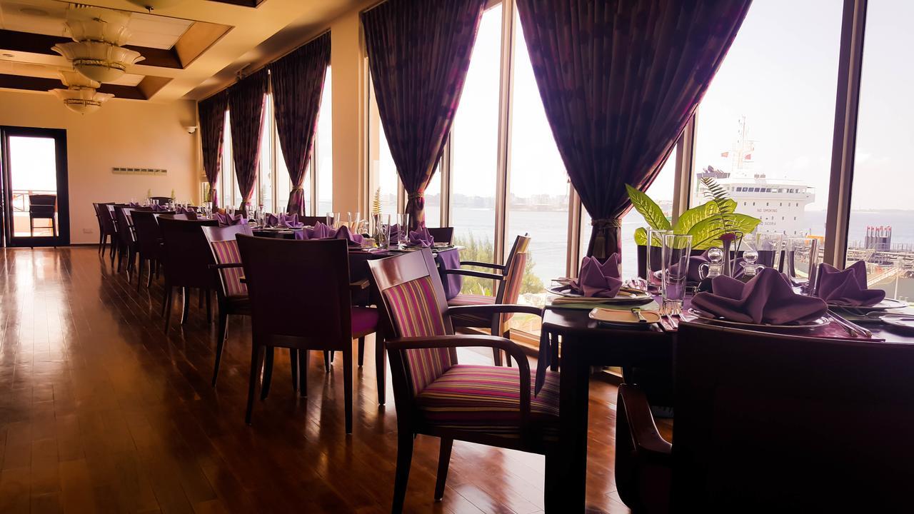 מאלה Hulhule Island Hotel מראה חיצוני תמונה