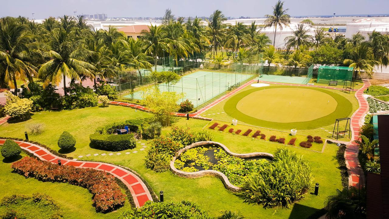 מאלה Hulhule Island Hotel מראה חיצוני תמונה