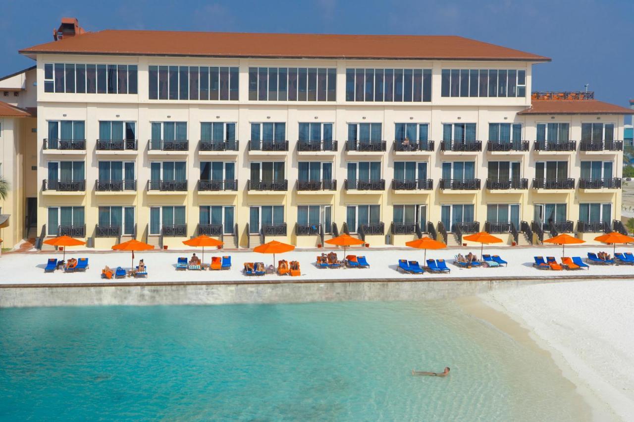 מאלה Hulhule Island Hotel מראה חיצוני תמונה