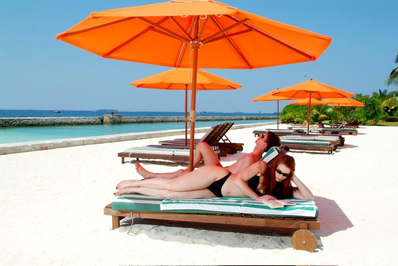 מאלה Hulhule Island Hotel מראה חיצוני תמונה
